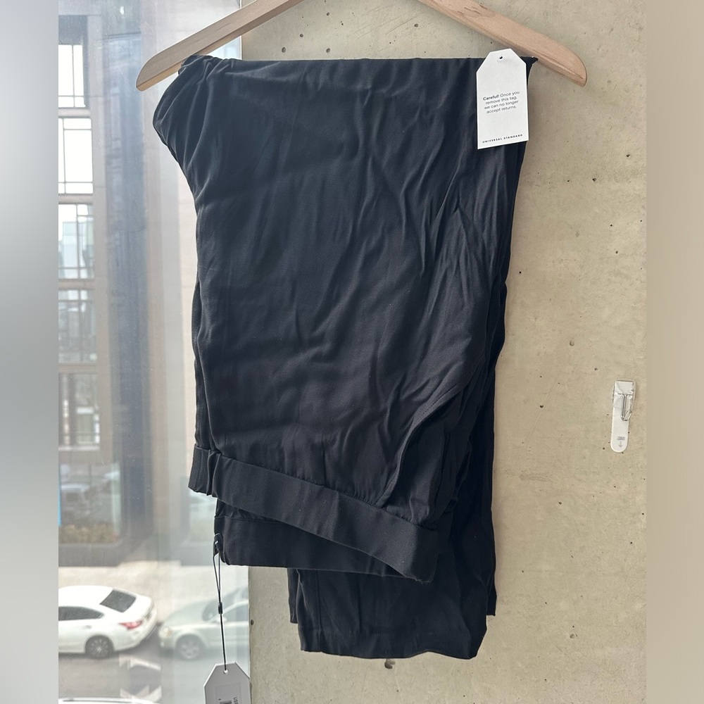 Universal Standard Smart Signature Pants, black, size M, new with tags